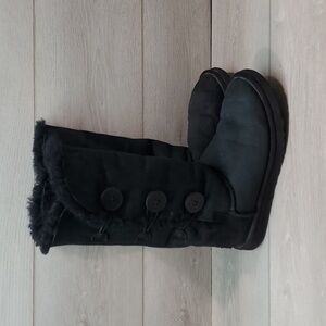 Ugg Australia Women 1873 Tall Suede Sheepskin Button 3 Boots shoes sz 7